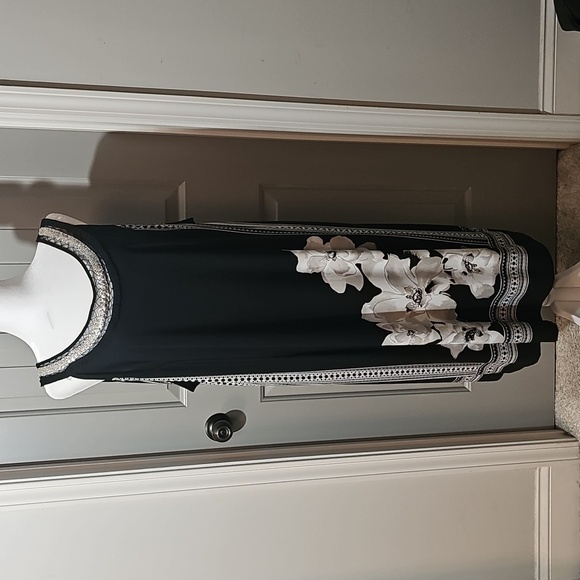 Studio One Black and White Sleeveless Dress - Picture 1 of 8